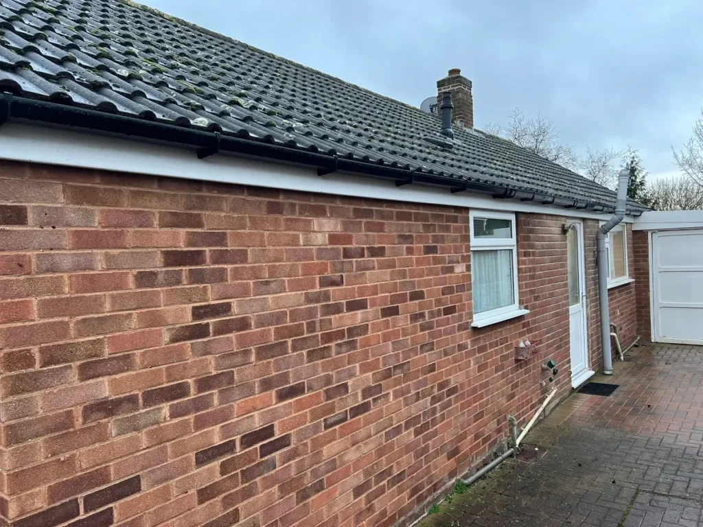 Leaky Finlock concrete guttering
